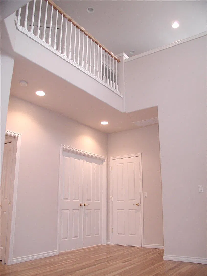 3 bed, 2.5 bath, 2220 sqft, $4,090 — Photo 4