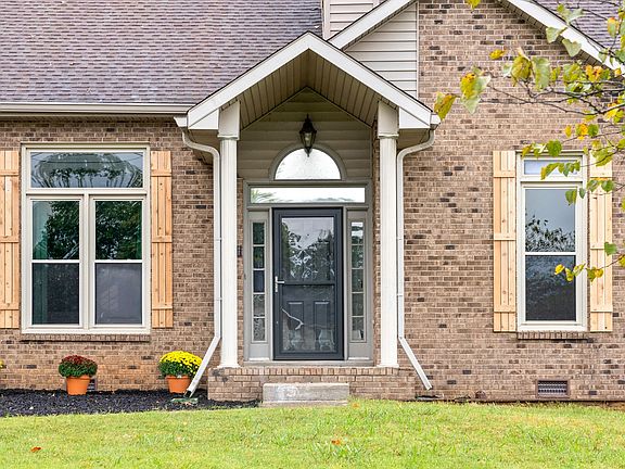 2nd image of 1339 N Shadowlawn Ct