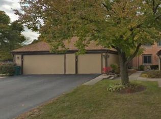 1058 Fremont Ct W, Buffalo Grove, IL 60089