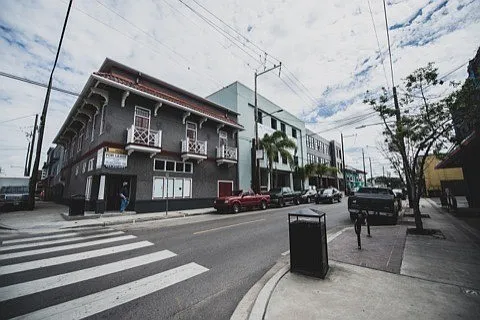 Faubourg on Freret — Photo 7