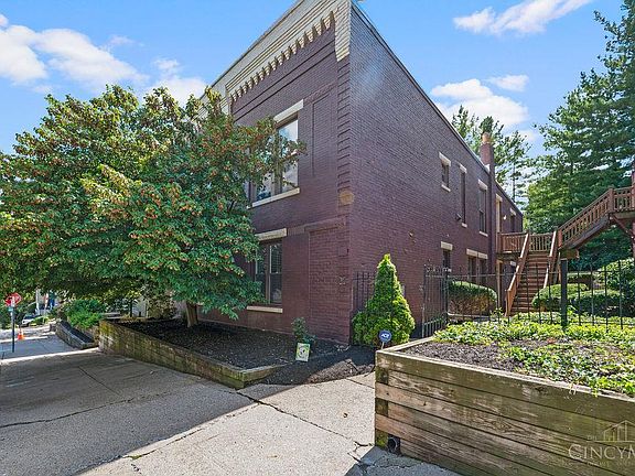 2nd image of 991 Paradrome St #13