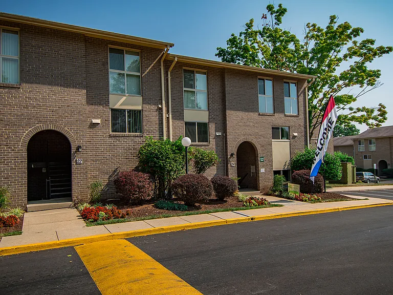 Maplewood Villas Apartments Building Exterior 42