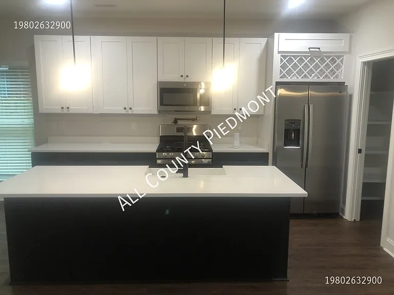 3219 Credenza Rd — Photo 4