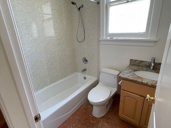 5th image of 3735 Anza St APT 1