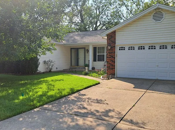 3 Fairfax Dr, Saint Peters, MO 63376