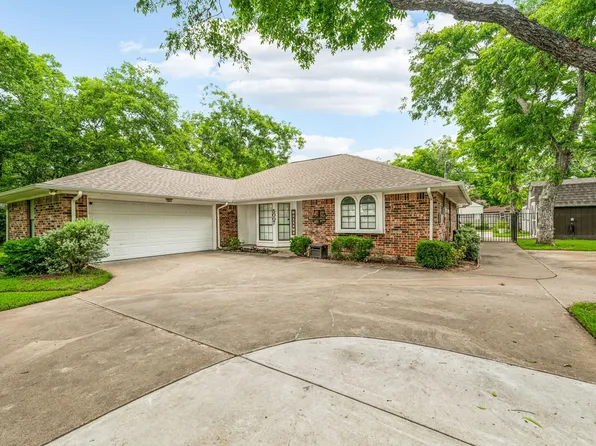 5007 Seminole Dr, Granbury, TX 76049