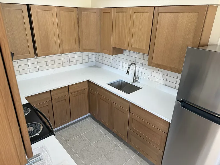 404 Klickitat Ave #2 — Photo 6