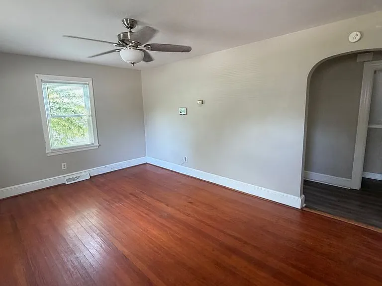 202 Motley Ave — Photo 1