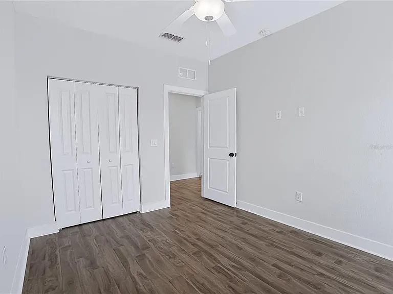 2233R E Kaley Ave #6 — Photo 17
