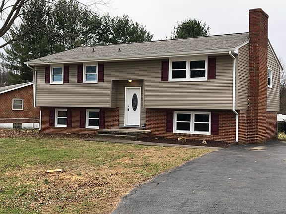 3rd image of 2402 Embassy Dr NW