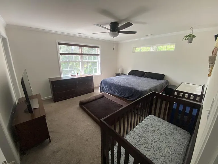 202 Greenfield Ave — Photo 6