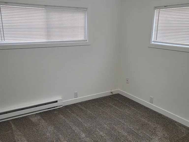 617 Thayer Dr — Photo 13