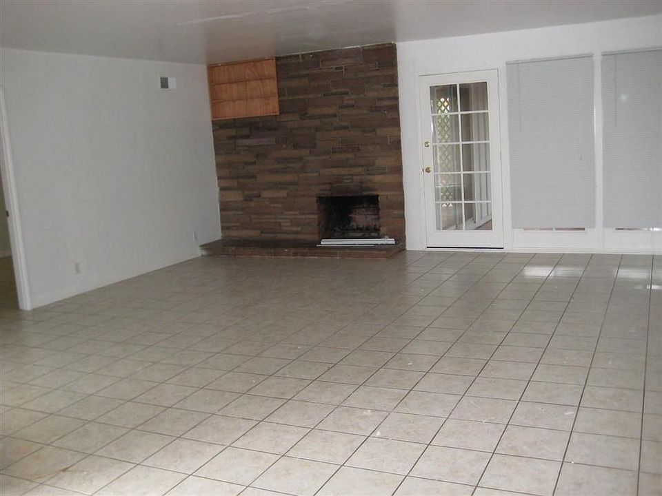 2nd image of 8001 San Luis Cir