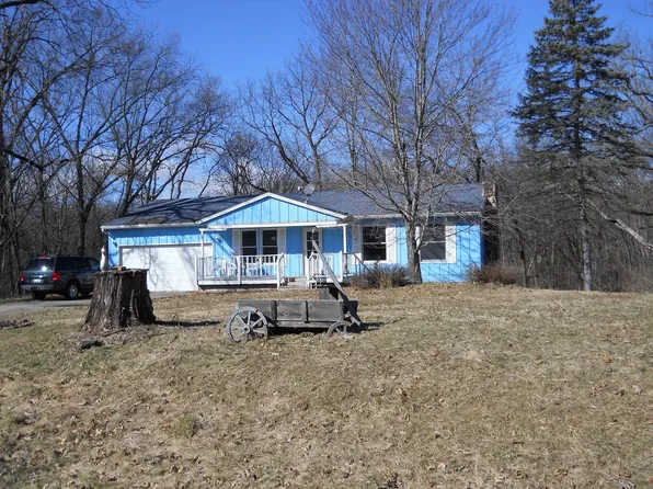 7 Country Club Dr, Putnam, IL 61560