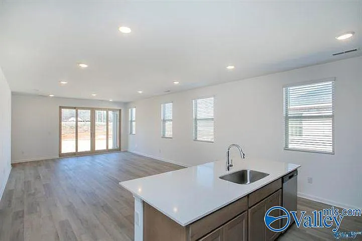 103 Cavern Ct — Photo 5