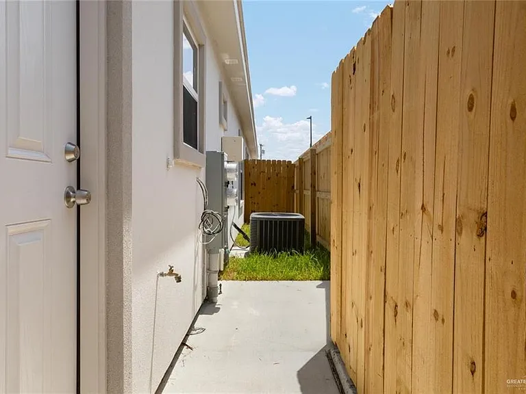 740 N Alamo Rd #1 — Photo 3