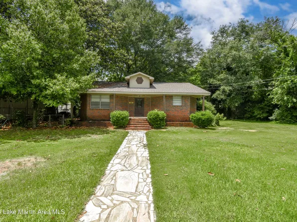 105 Carr Cir, Tallassee, AL 36078