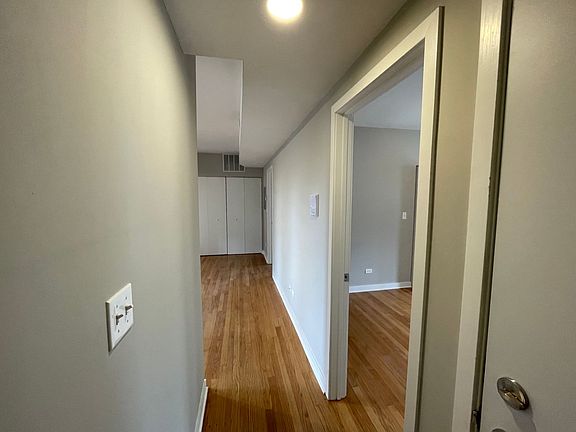 4th image of 5454 N Sawyer Ave