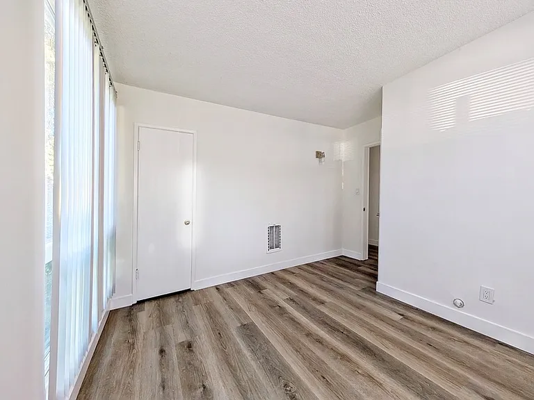 1818 W Sumac Ln #1B — Photo 8