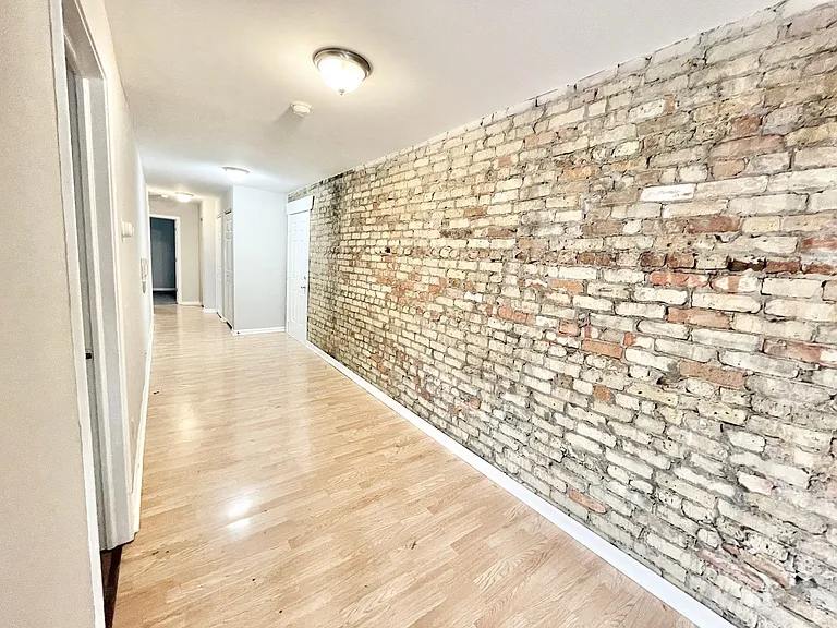 1718-34 E Lafayette Pl — Photo 38