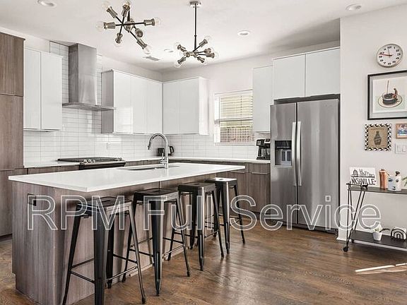 4th image of 208 Myrtle St #A