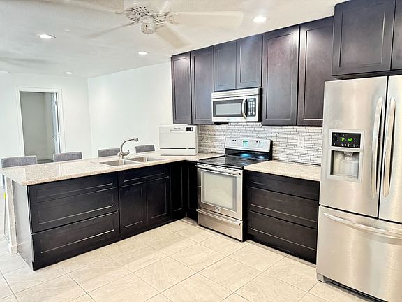 3rd image of 1849 Spring St #101