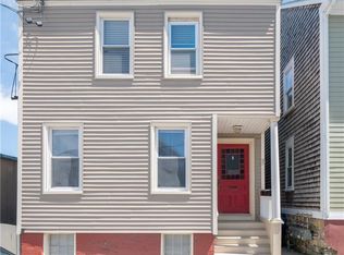 8 Kilburn Ct, Newport, RI 02840