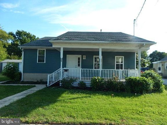 2nd image of 35 Lakeview Ave