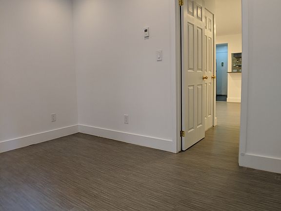4th image of 216 E 29th St #1E