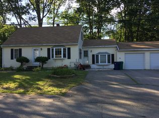 12 Palmer St, Hampton, NH 03842