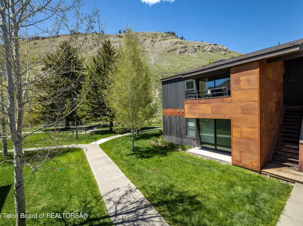 355 W Deloney Ave APT D-10, Jackson, WY 83001