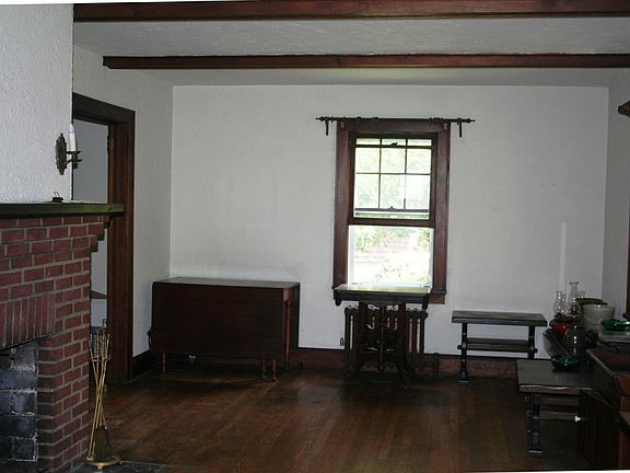 4th image of 18 Church St