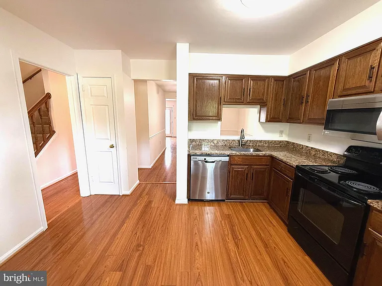 338 Nansemond St SE — Photo 3