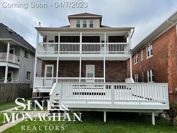2nd image of 1018 Lakepointe Ave