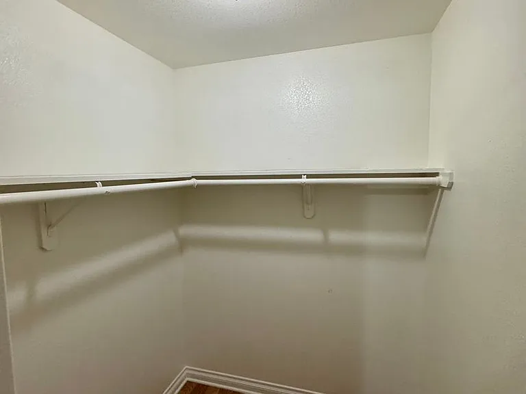 10524 S Avalon Blvd — Photo 8