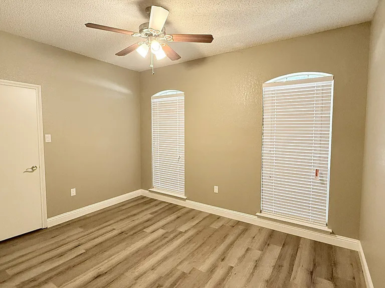 2709 Serenade Ct — Photo 18