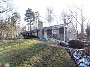 9543 Fawn Ln, Allison Park, PA 15101