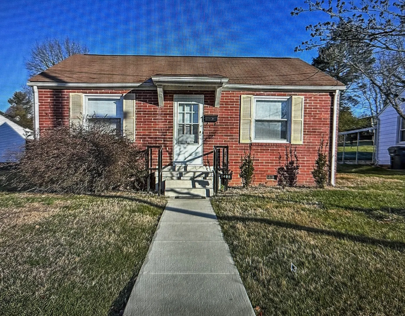1405 Newton St — Photo 1