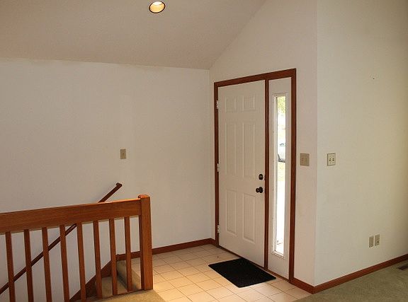 3rd image of 3329 Newbury St