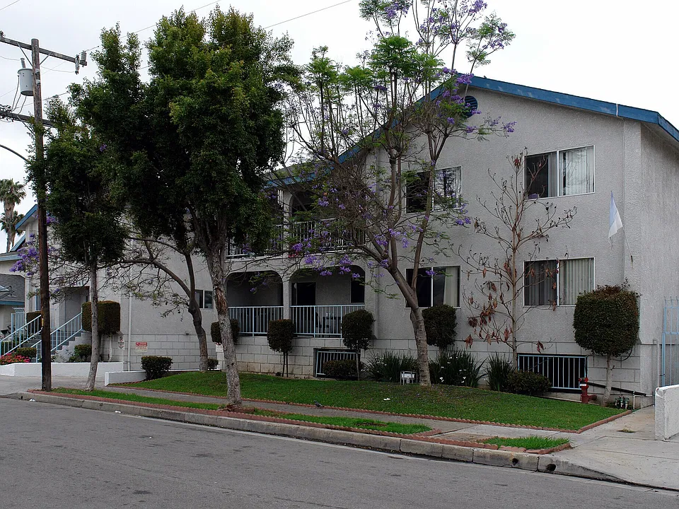 11445 Cedar Ave #9