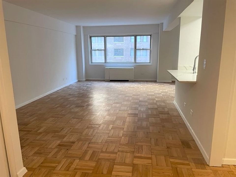1st image of 100 W 57th St APT 6D