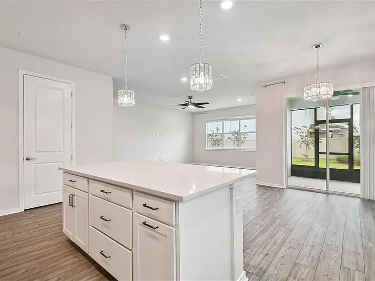 13144 Peachleaf Ave — Photo 11
