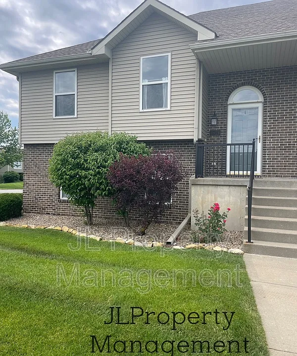 3826 NE 86th Ter