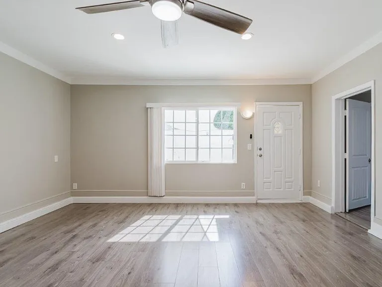 6609 N Camellia Ave — Photo 8