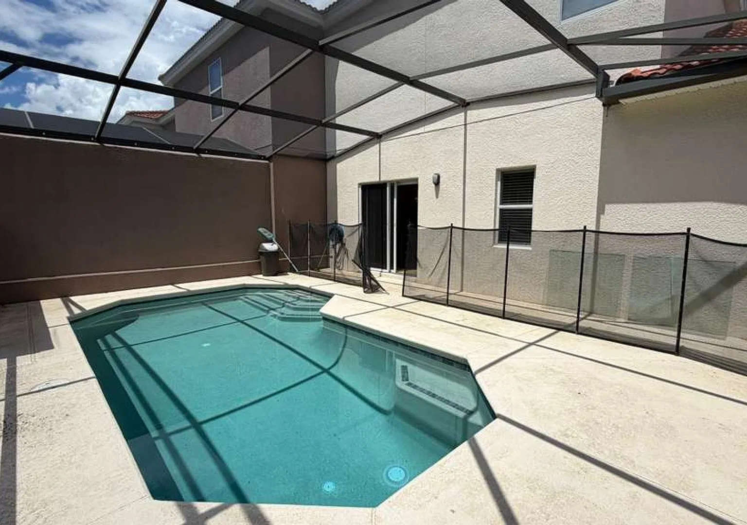Beautiful 4-Bedroom Townhome with Private Pool in Bella Vida Resort! — Photo 1