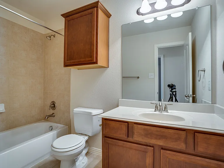7747 Ivanhoe Dr — Photo 40
