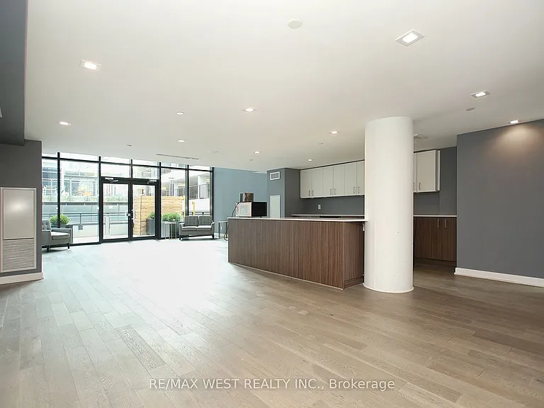 17 Dundonald St #309 — Photo 21