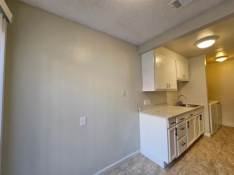 424 Corcoran Ave #3 — Photo 16