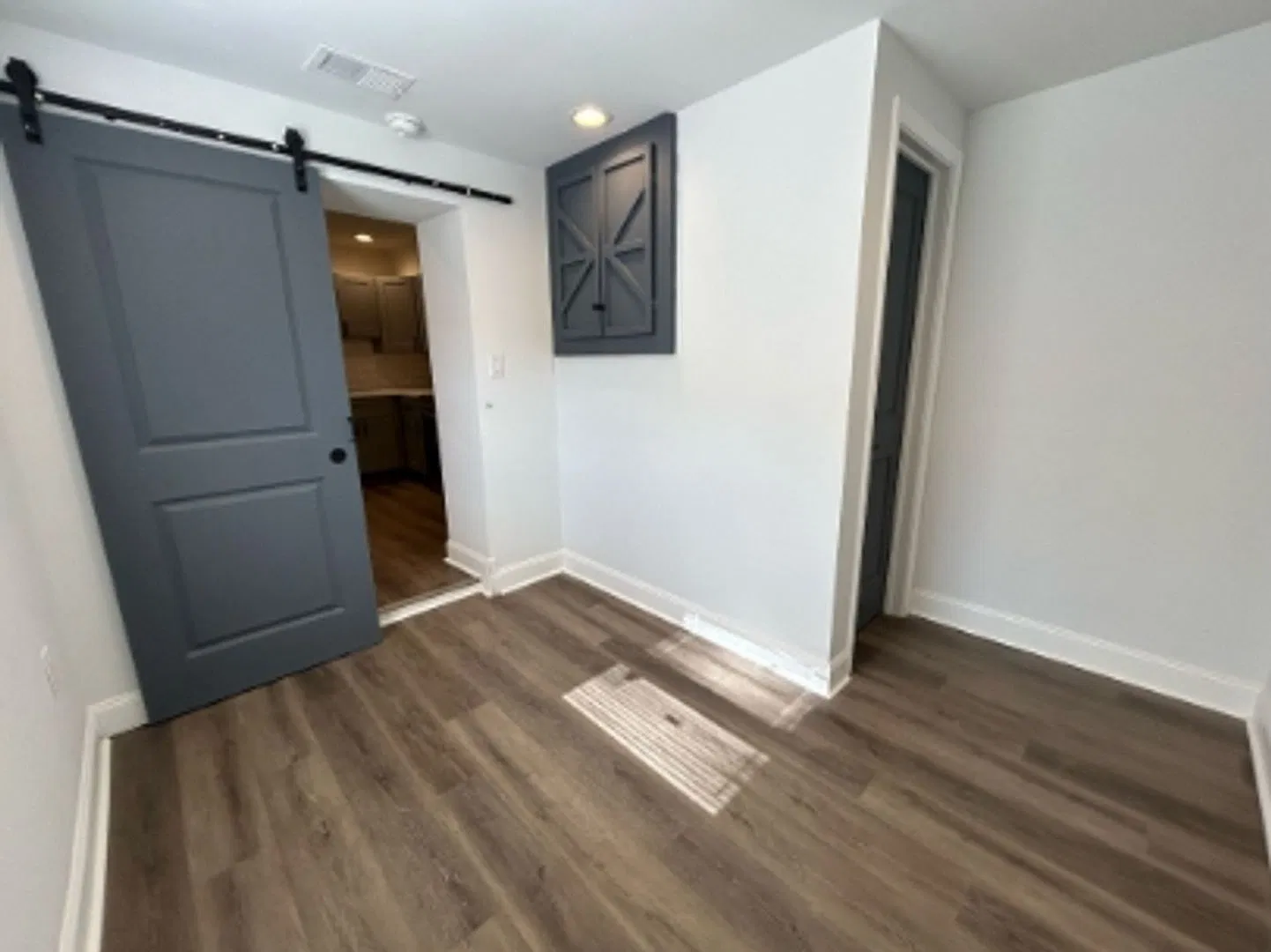 818 East Locust Avenue — Photo 3