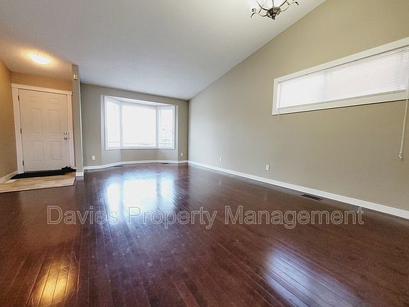 4th image of 16311 100th St NW